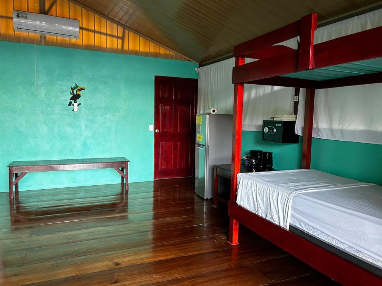 Nativos Corcovado Cabins Drakes Bay Екстериор снимка